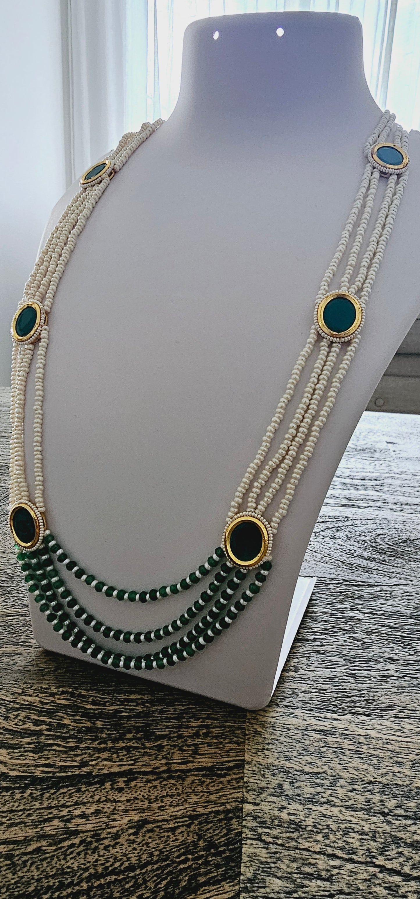Adaa side pendants necklace