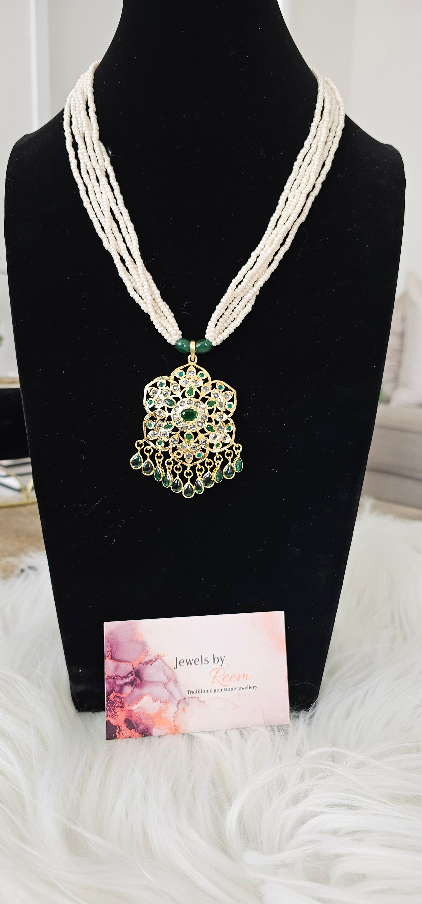 Shabnam pendant set