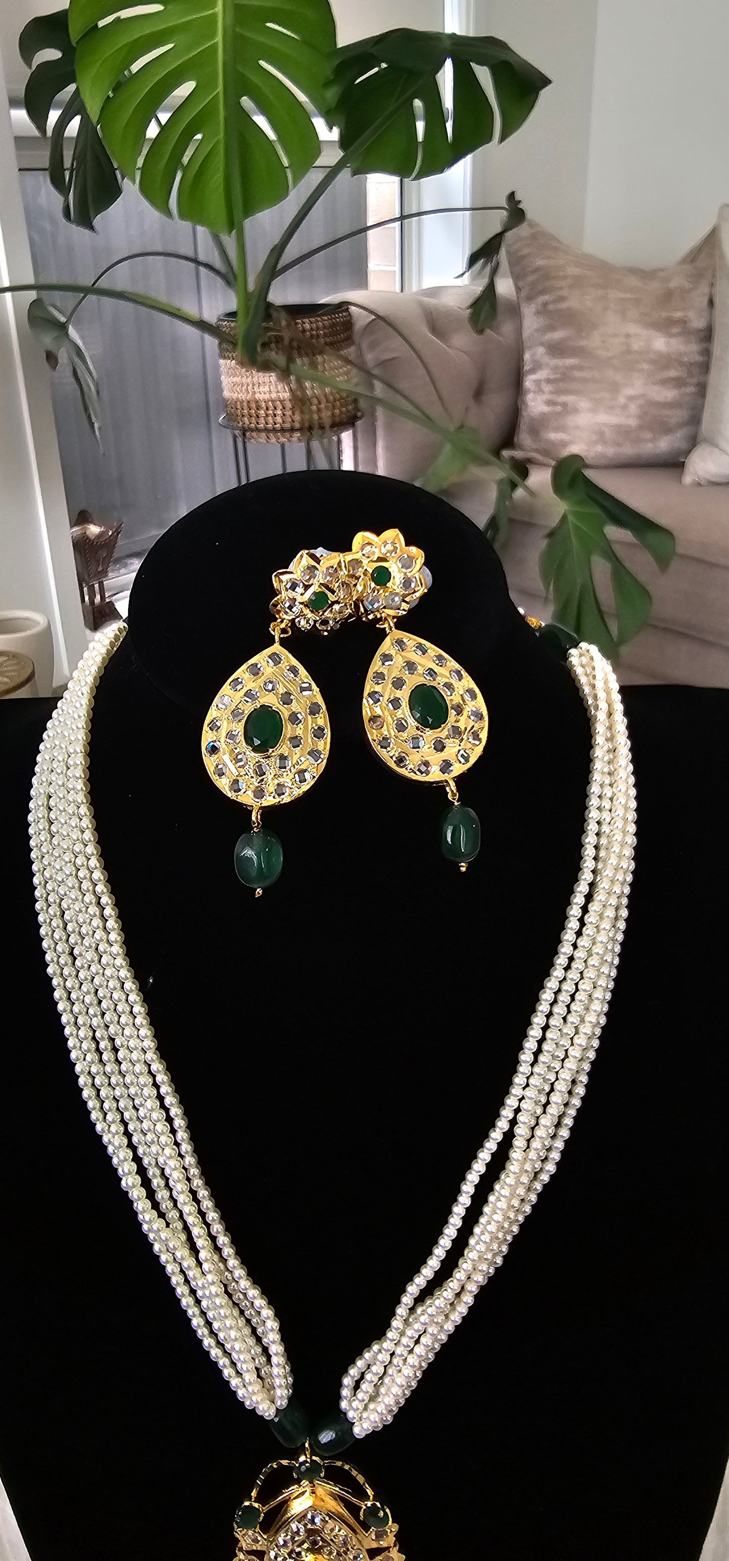 Gohar Jugni pendant set