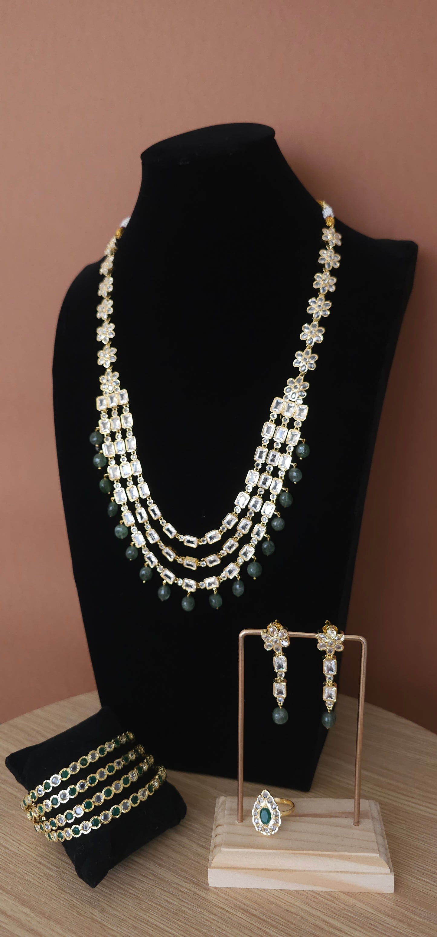 DuA necklace set