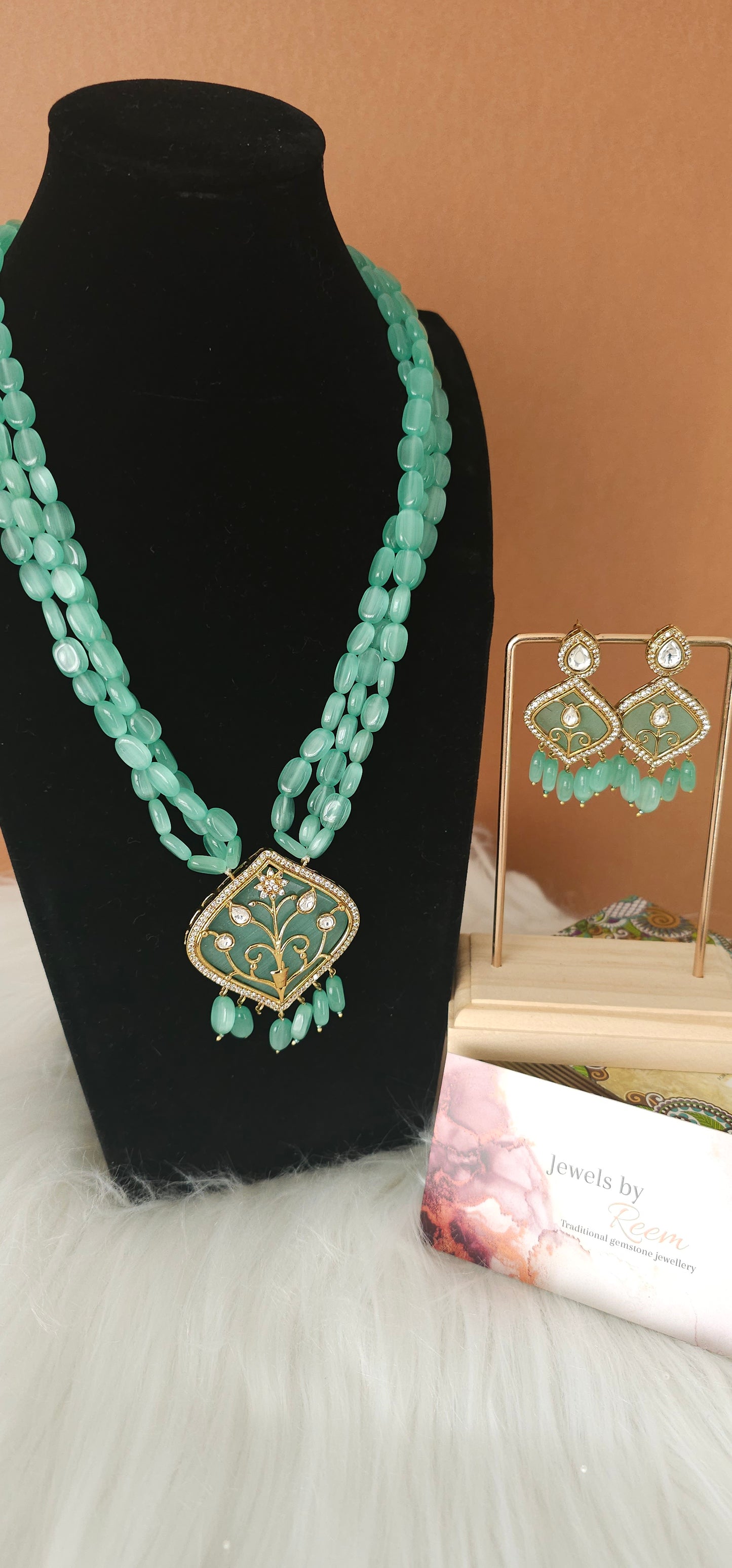 Neela Antique beads pendant set