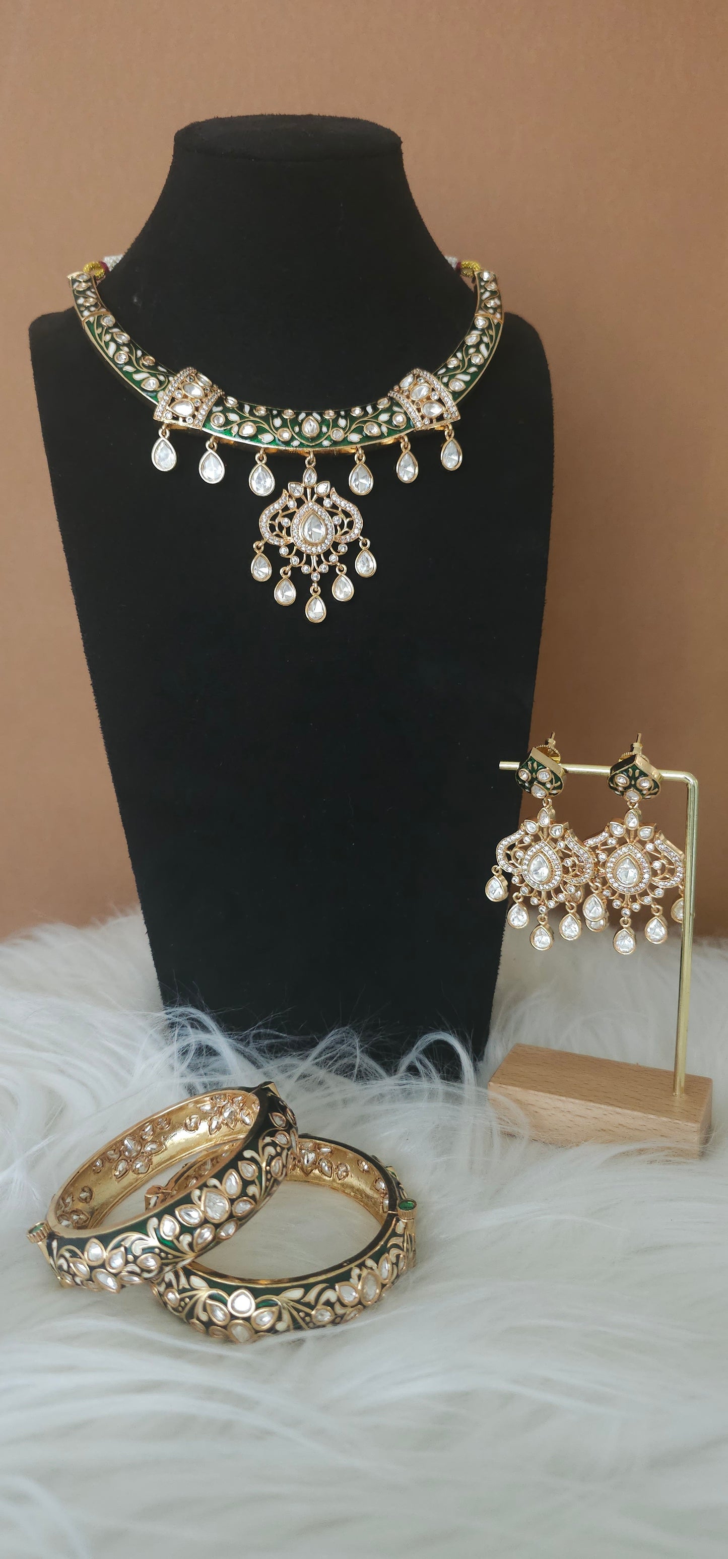 Morni Moissanite Hasli necklace set