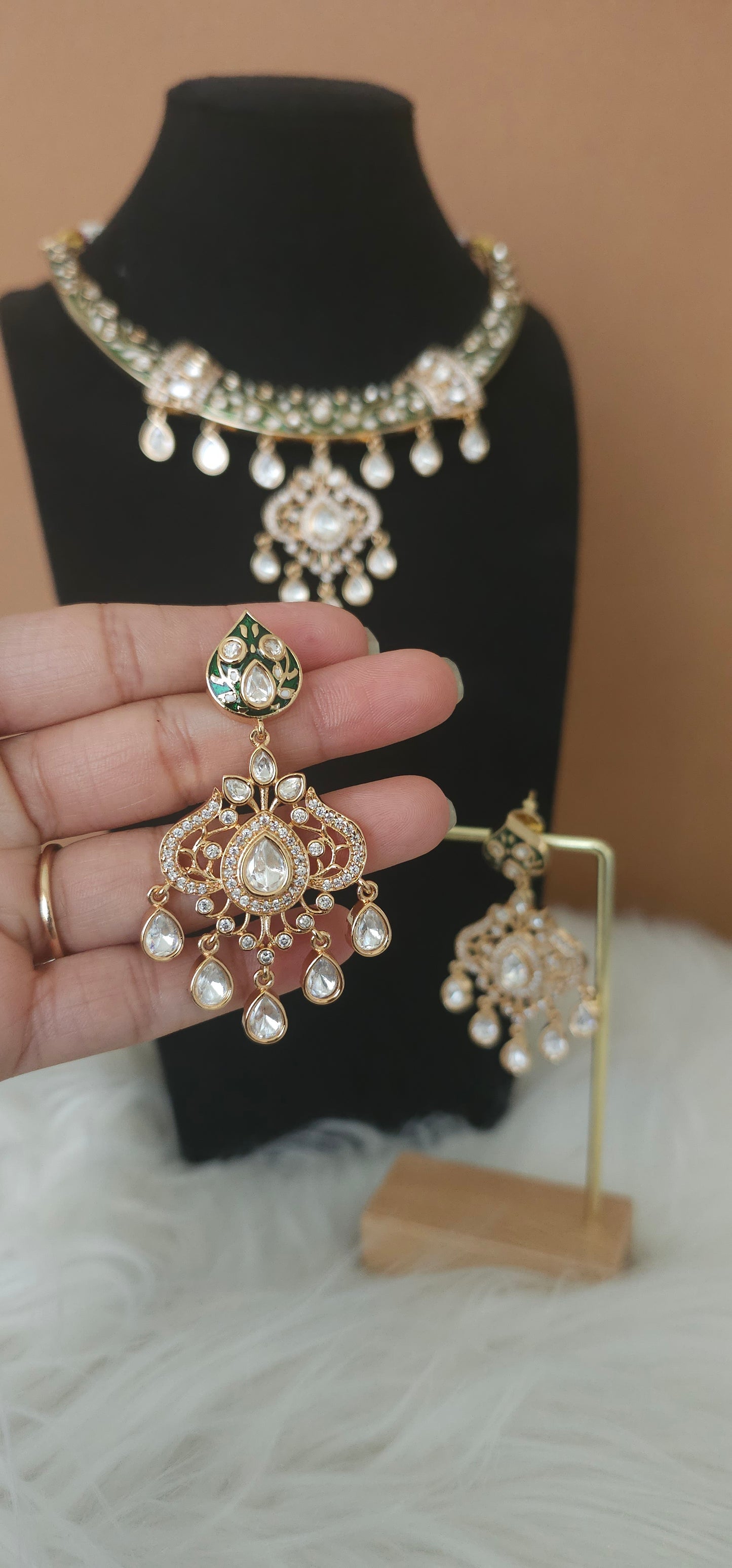 Morni Moissanite Hasli necklace set