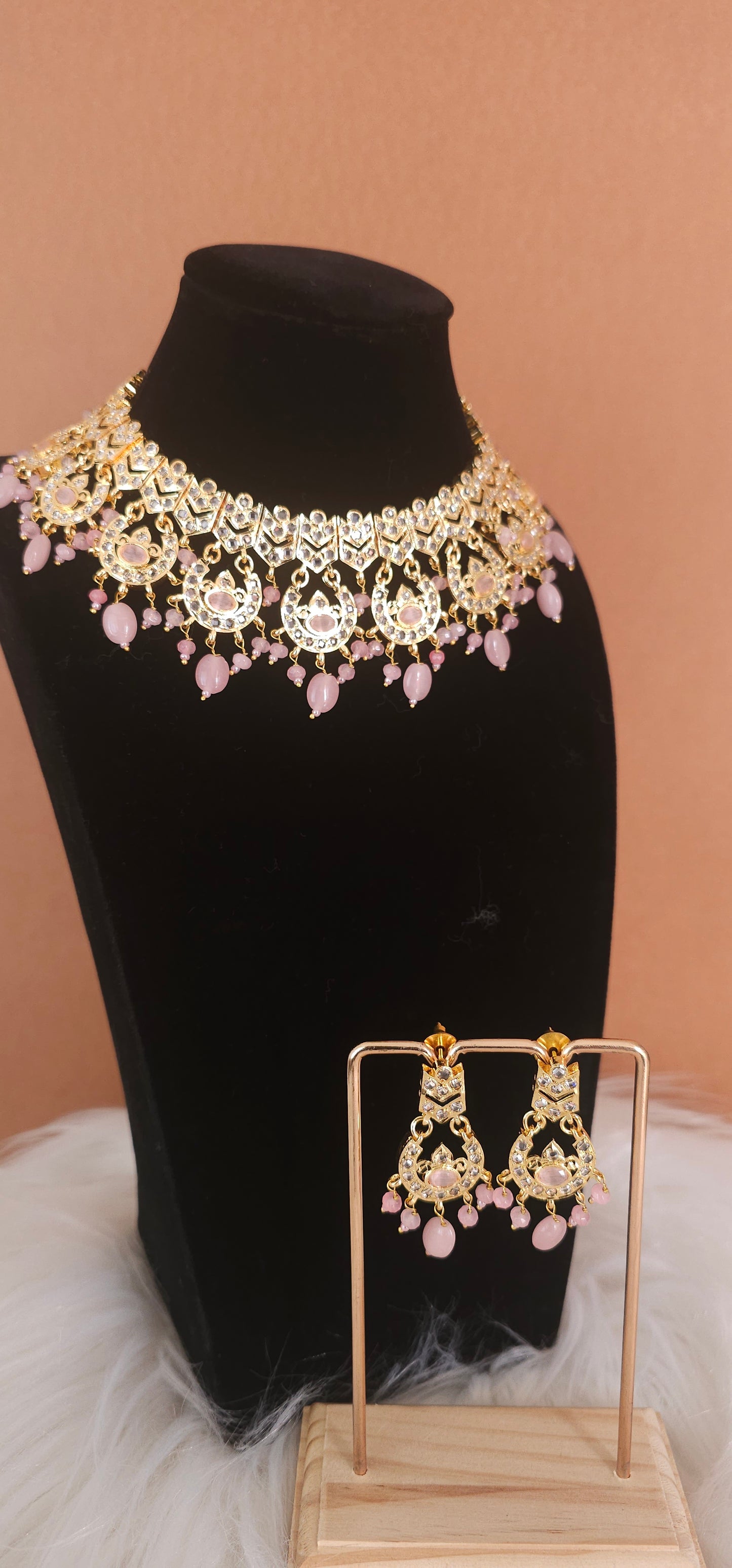 Pink necklace set