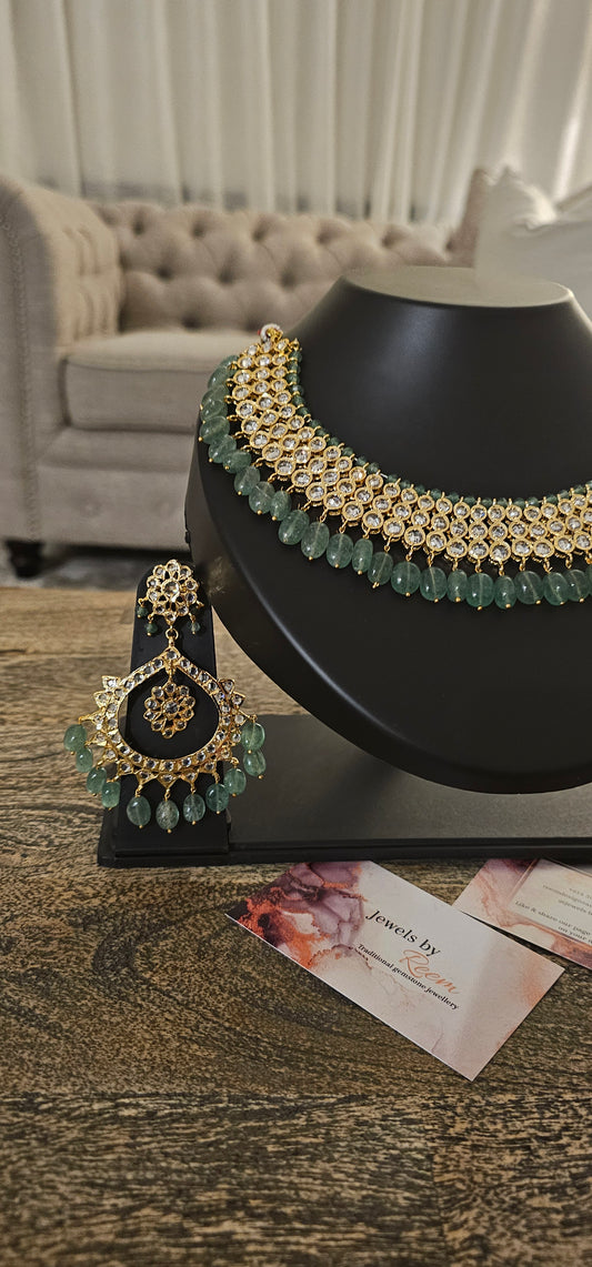 Mahnoor awazey necklace set