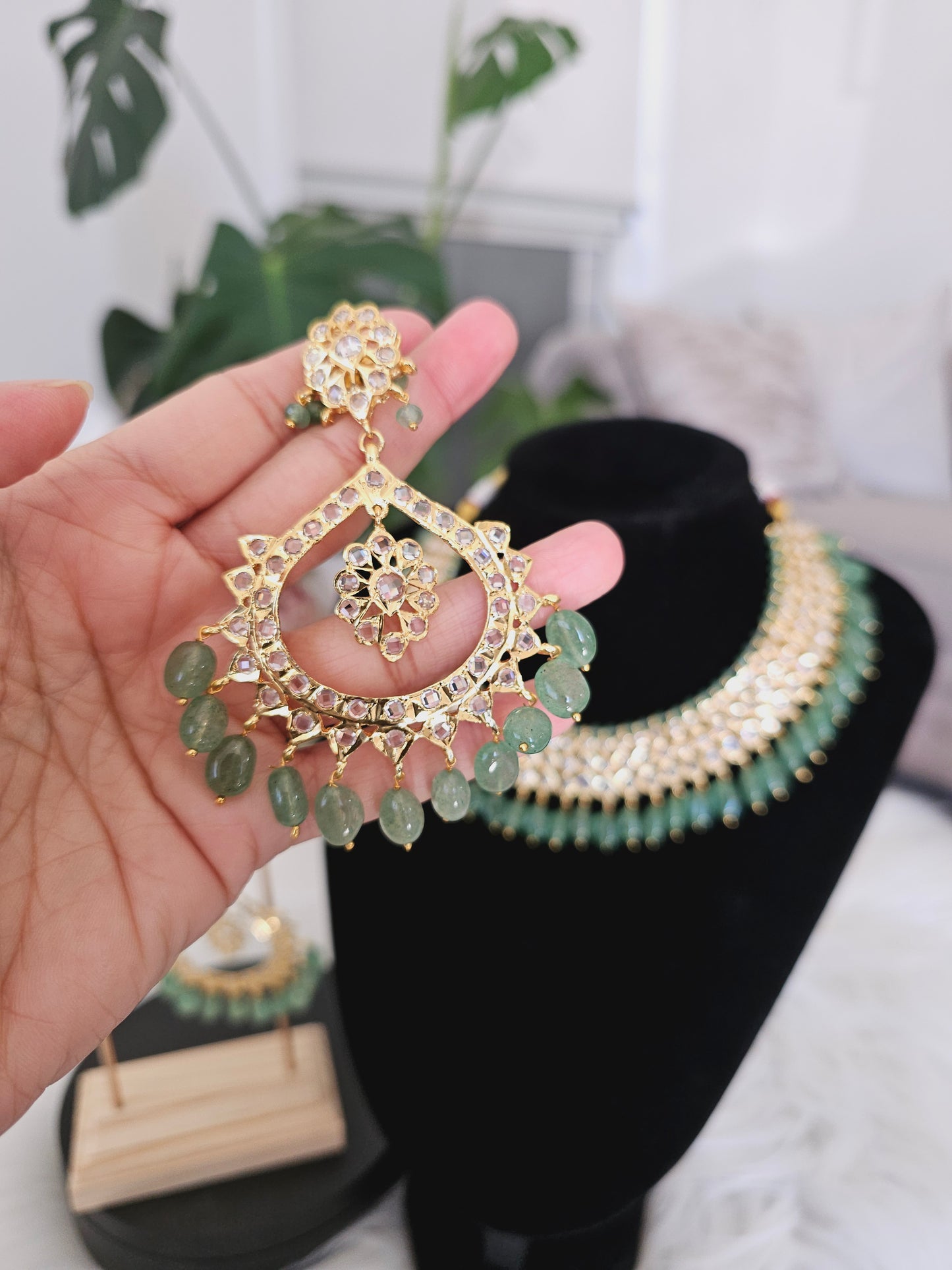 Mahnoor awazey necklace set