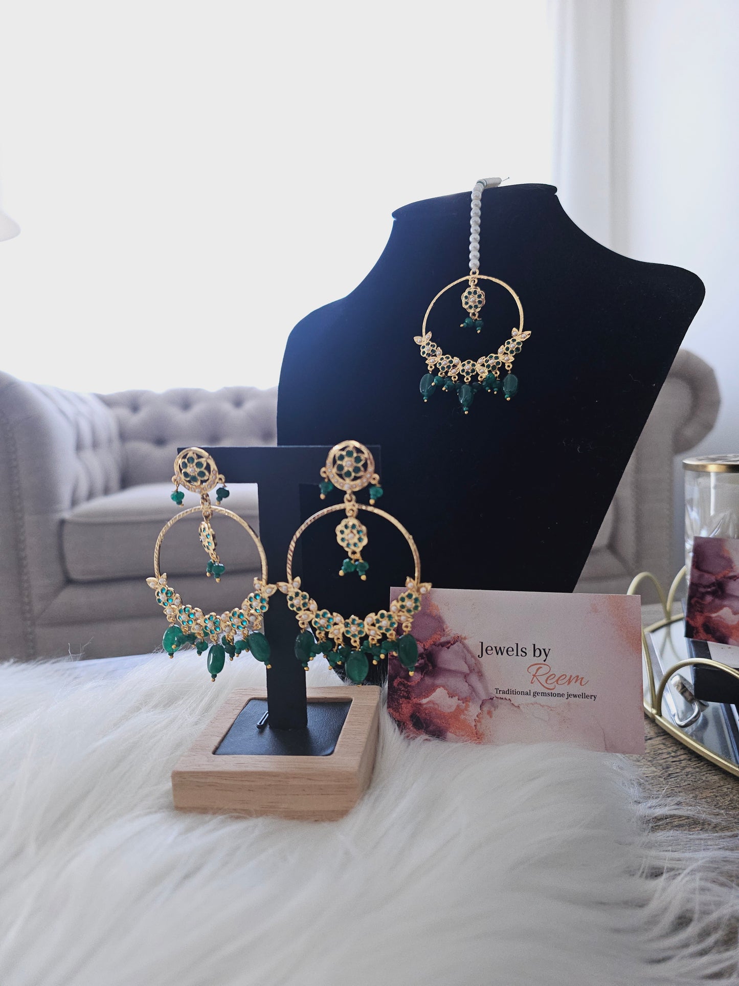 Kaif round earrings and mang tika set