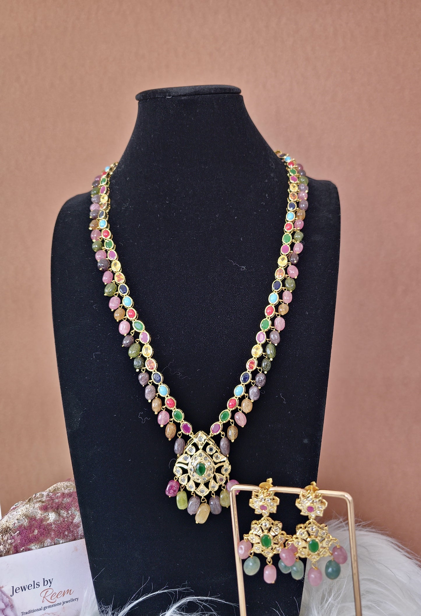 Gulzar Navratan Necklace set