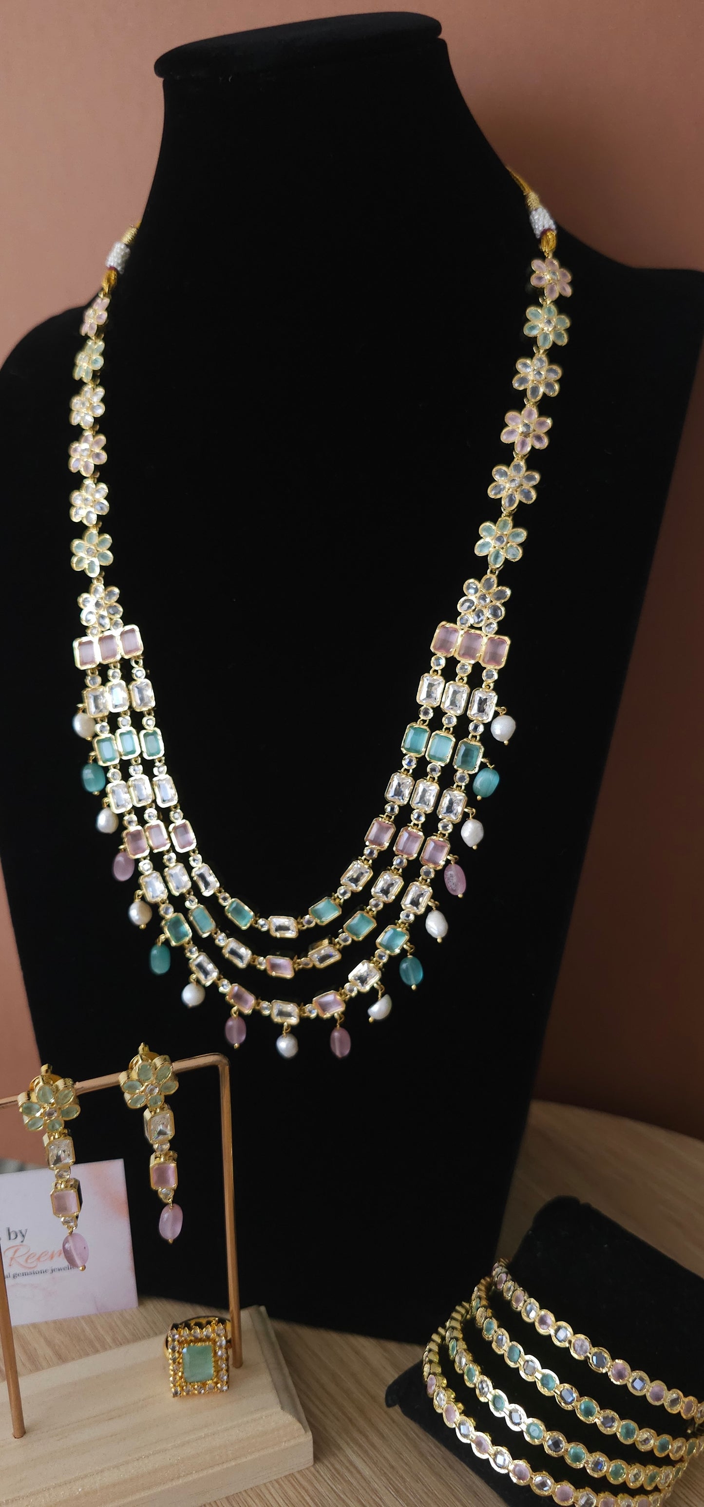 DuA necklace set