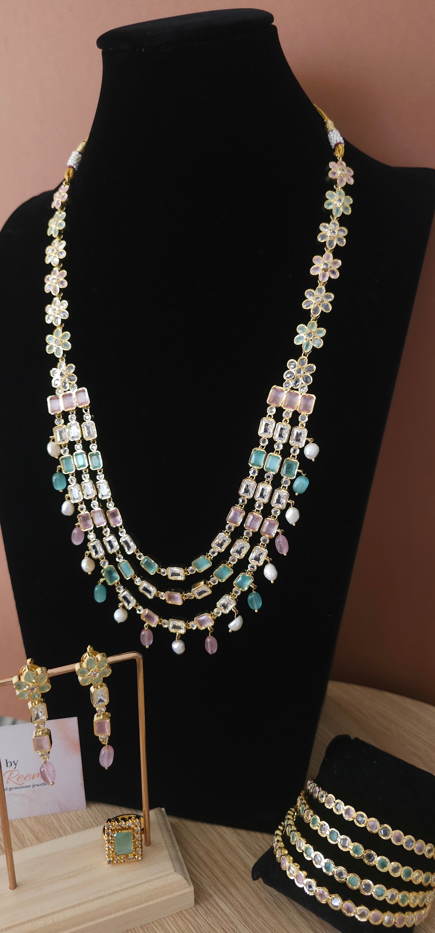 DuA necklace set