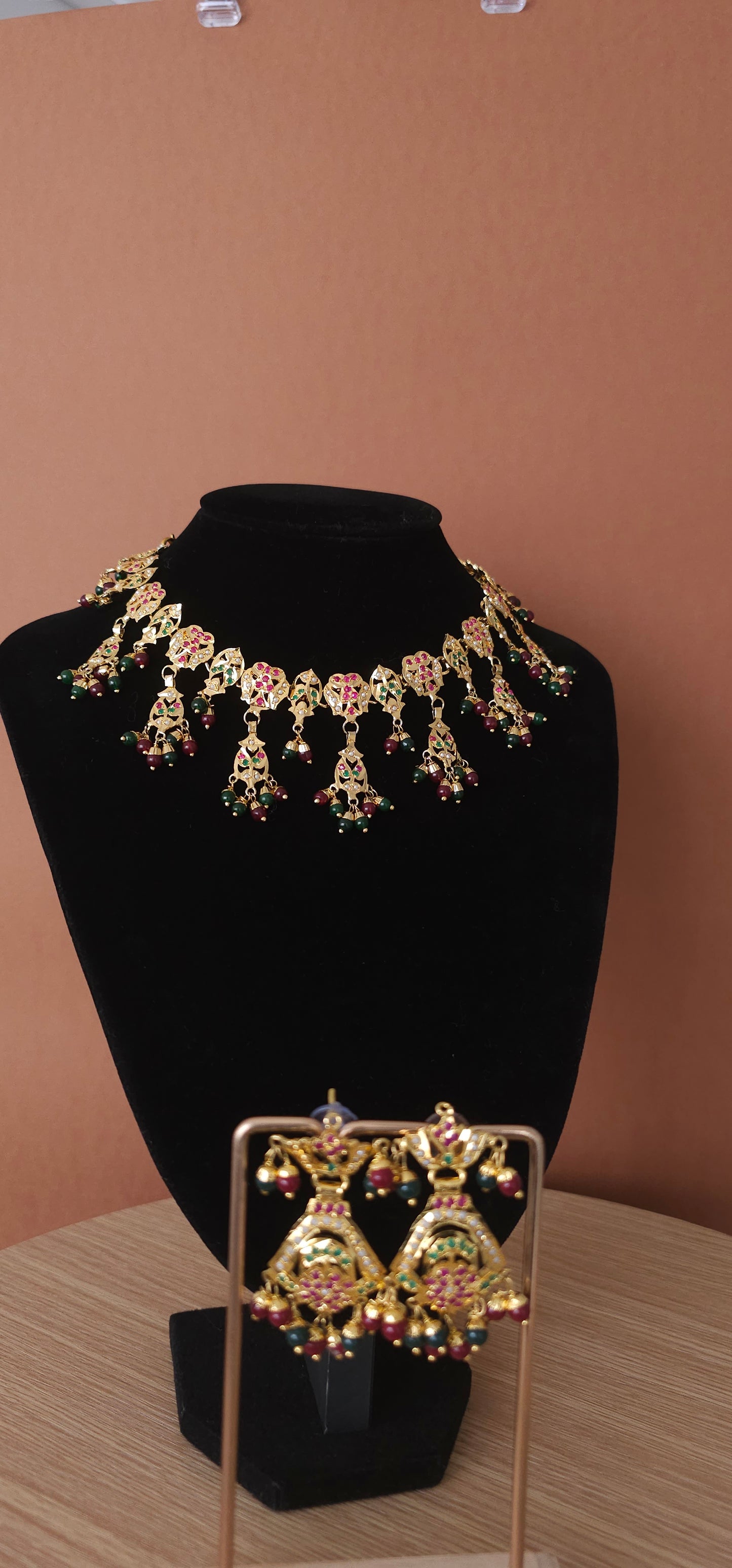 Shirin navratan necklace set