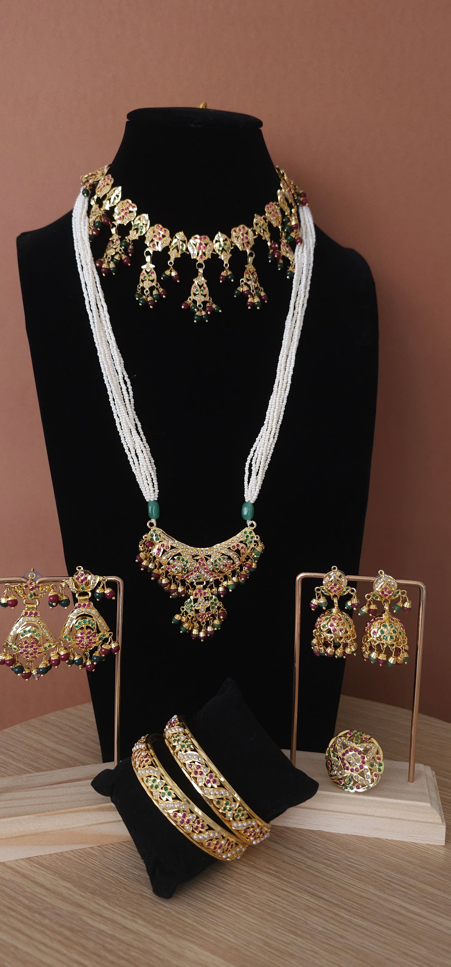 Shirin navratan necklace set