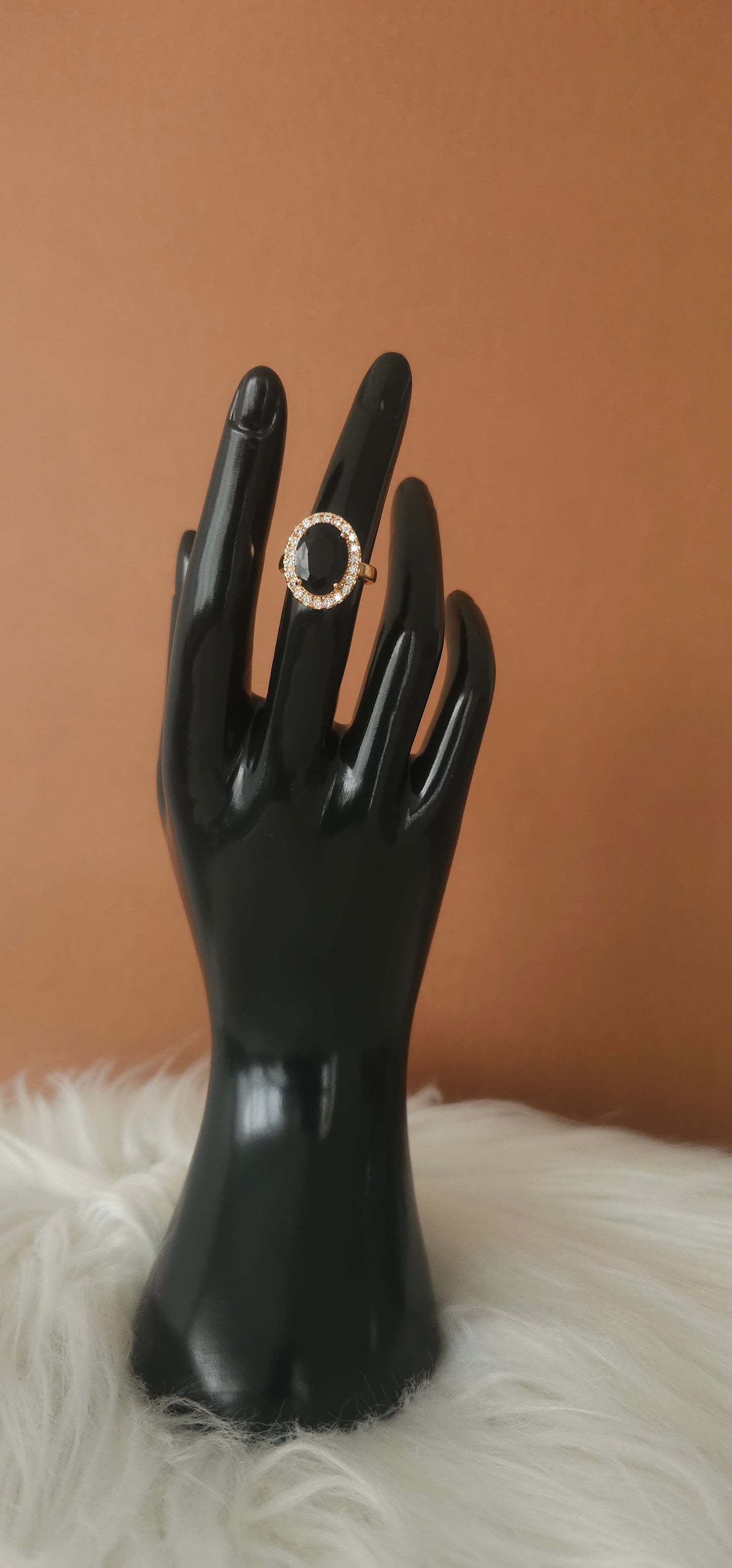 Zircon onyx rings
