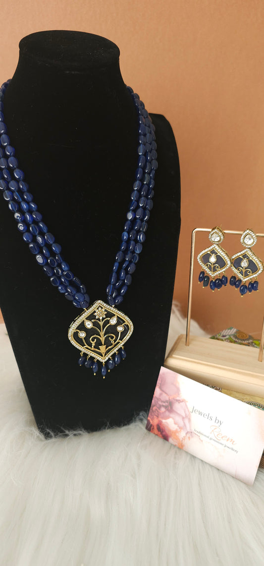 Neela Antique beads pendant set