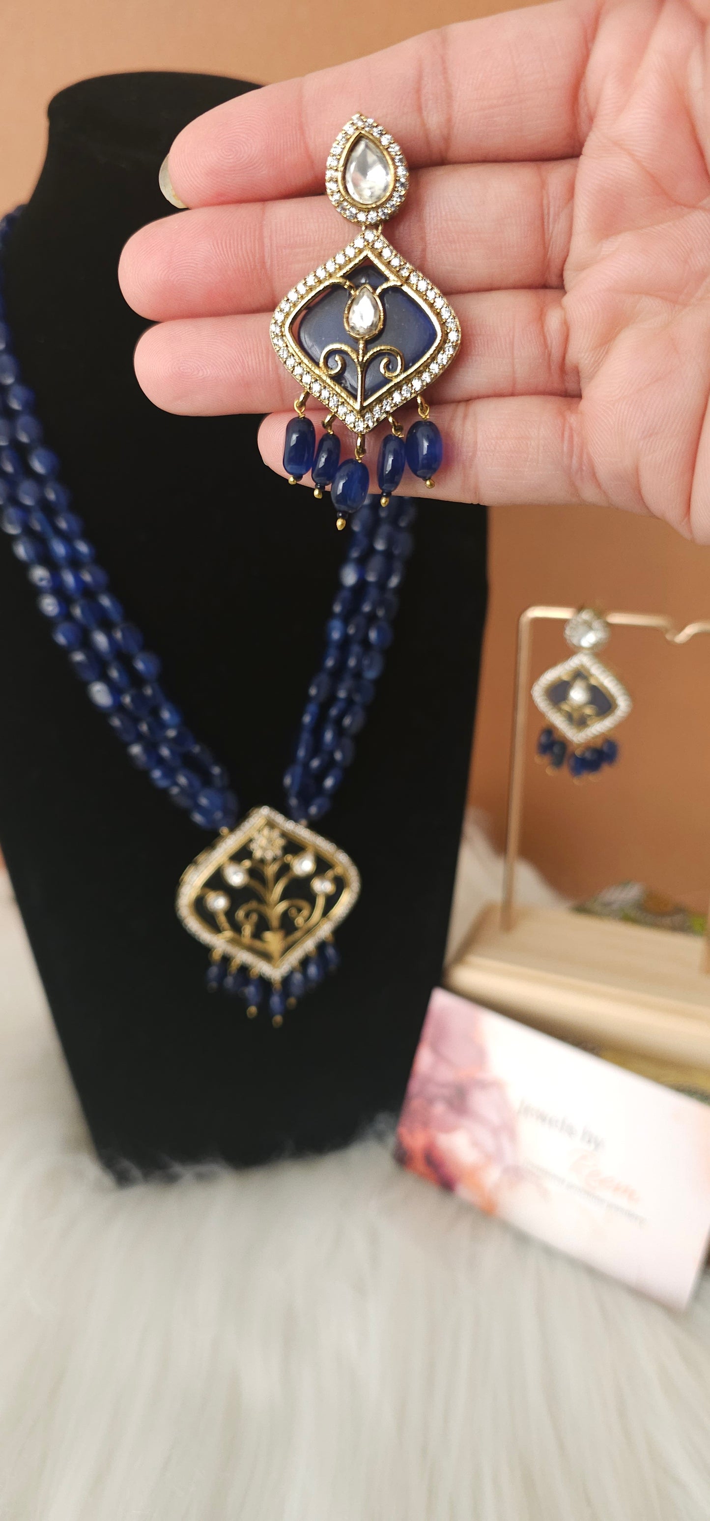 Neela Antique beads pendant set